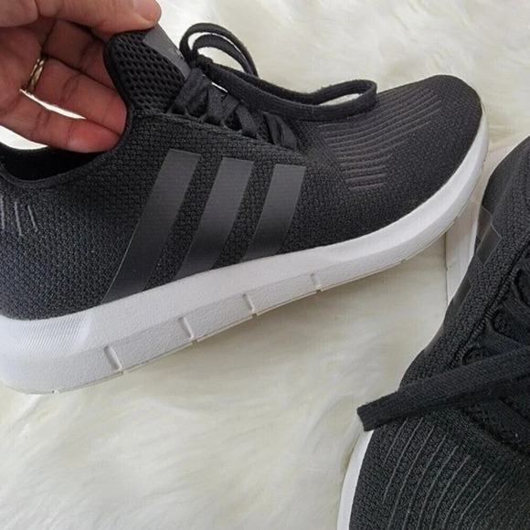 Adidas Swift Run Rf Core Black And Grey Shoes Men\'s sz 8 Sporty Gym main image 4